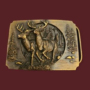 Vtg BERGAMOT 1990 Elk Deer Hunter Outdoorsman Belt Buckle